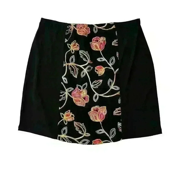 Bleeker & McDougal Womens Petite LG Black Floral Embroidered Stretch Mini Skirt - Picture 8 of 8